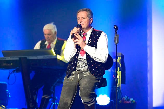 Norbert Rier from the Kastelruther Spatzen live at a concert of the Friedensadler˜ Tour at the Löbau Trade Fair and Event Park, 09 04 2026 Foto:xM.xWehnertx xFuturexImagex spatzen_6420