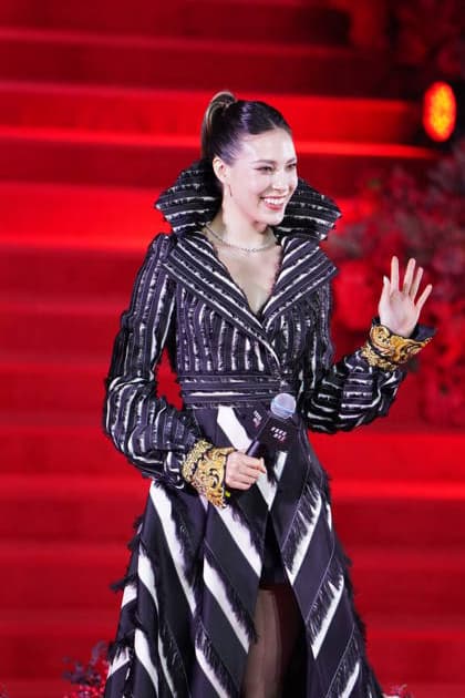 SHANGHAI, CHINA - APRIL 10: Chinese freestyle skier Eileen Gu Ailing attends the premiere of film The Devil Wears Prada 2 on April 10, 2026 in Shanghai, China.  Copyright: xVCGx 111633933184