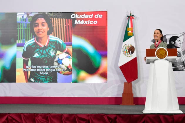MexicoÃ¢â‚¬â ¢s President Claudia Sheinbaum Pardo speaks during a news conference about the social benefits of the Social World Cup ahead the 2026 FIFA World Cup, at the National Palace. on April 10, 2026 in Mexico City, Mexico. Mexico City Mexico - ZUMAe321 20260410_zia_e321_007 Copyright: xLuisxBarronx