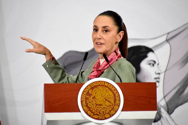 MexicoÃ¢â‚¬â ¢s President Claudia Sheinbaum Pardo speaks during a news conference about the social benefits of the Social World Cup ahead the 2026 FIFA World Cup, at the National Palace. on April 10, 2026 in Mexico City, Mexico. Mexico City Mexico - ZUMAe321 20260410_zia_e321_025 Copyright: xLuisxBarronx