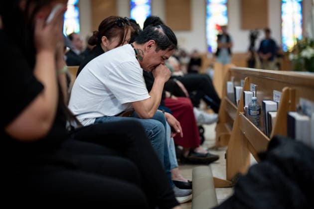 April 10, 2026, Bc, CANADA: Father of Lapu-Lapu festival tragedy victim Jendhel Sico, Rodel Sico, breaks down, during a ceremonial mass at St. Andrew s Parish in Vancouver, on Friday April 10, 2026. CANADA  - ZUMAc35_ 20260410_zaf_c35_060 Copyright: xEthanxCairnsx