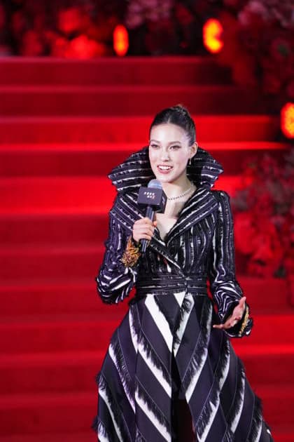 SHANGHAI, CHINA - APRIL 10: Chinese freestyle skier Eileen Gu Ailing attends the premiere of film The Devil Wears Prada 2 on April 10, 2026 in Shanghai, China.  Copyright: xVCGx 111633971393