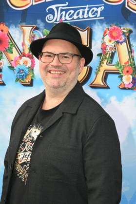 Musician Björn Heuser comes to the Cologne premiere of Circus Roncalli