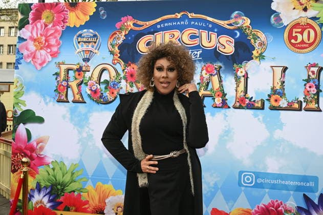 Drag queen Catherrine Leclery comes to the Cologne premiere of Circus Roncalli