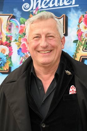 Art and antiques dealer Markus Wildhagen comes to the Cologne premiere of Circus Roncalli