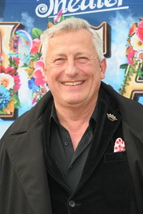 Art and antiques dealer Markus Wildhagen comes to the Cologne premiere of Circus Roncalli