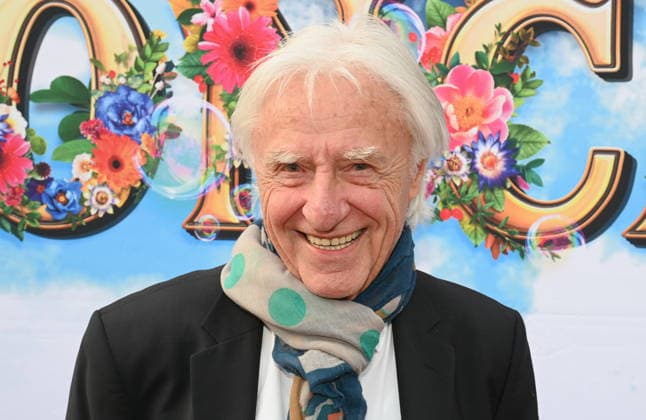 Swiss cabaret artist Emil Steinberger comes to the Cologne premiere of Circus Roncalli