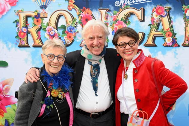 Swiss cabaret artist Emil Steinberger and his wife Niccel Steinberger r and company l come to the Cologne premiere of Circus Roncalli