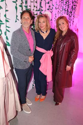 Falk Willy Wild, Anja Gockel and Kiki la Bise at the Anja Gockel Fashion Show Fresh for the senses in the Paris 44 showroom by Anja Gockel Berlin, 10 04 2026 Foto:xAgenturxWehnertx xduxVinagex xFuturexImagex gockel_6403