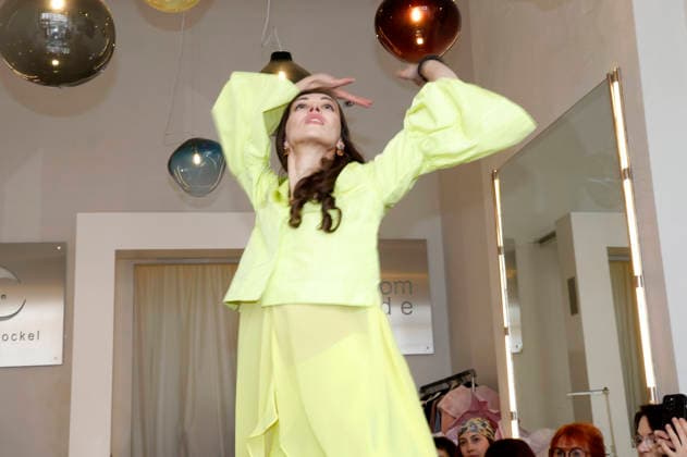 Lia Kemendi at the Anja Gockel Fashion Show Fresh for the senses in the Paris 44 showroom by Anja Gockel Berlin, 10 04 2026 Foto:xAgenturxWehnertx xduxVinagex xFuturexImagex gockel_6482