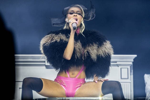 Bad Gyal performs at the Movistar Arena The singer Bad Gyal during her concert at the Movistar Arena, on April 11, 2026, in Madrid Spain The Spanish artist, a reference of dancehall, reggaeton and trap, performs in her Tour 2026 the songs of her second studio album, which includes singles like Da me and Última noche 11 APRIL 2026 MUSIC CONCERT SINGER SINGER Madrid Madrid Madrid Spain  Copyright: xRicardoxRubiox 7432284