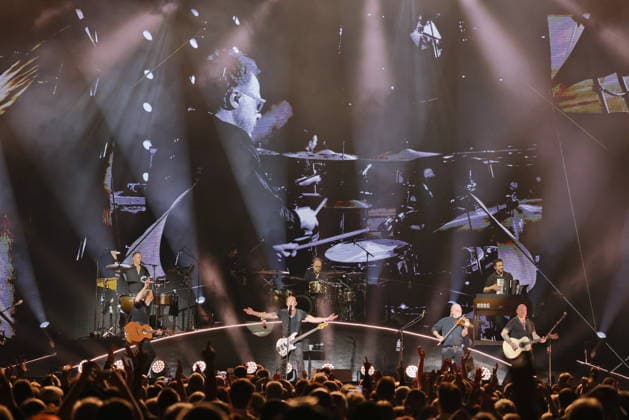 11 04 2026, Santiano, in concert live at the Uber Arena, Berlin, with Björn Both, Andreas Fahnert, Axel Stosberg, Peter David Sage, Hans Timm Hinrichsen, Berlin