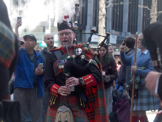 News Bilder des Tages #2 April 11, 2026, Manhattan, New York, United States: New York, New York 4.11.2026..28th annual NYC Tartan Day Parade .NYC s biggest annual display of Scottish culture..For over 25 years, NYC Tartan Parade has been celebrating Scottish-American heritage by providing meaningful connections through the celebration of Scottish heritage in NYC. Manhattan United States  - ZUMAc308 20260411_znp_c308_010 Copyright: xSamanthaxCotlerx