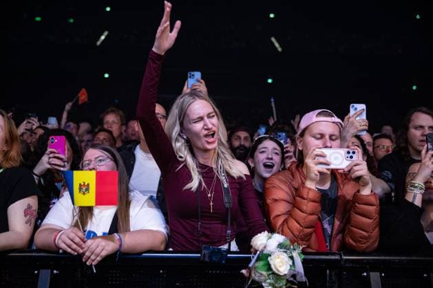 AMSTERDAM - Eurovision fans at AFAS Live during Eurovision in Concert. During the concert, various participants perform their entries for the Song Contest. ANP PAUL BERGEN netherlands out - belgium out  Copyright: xx x555590848x originalFilename: 555590848.jpg