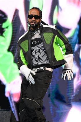 SUNRISE FL - APRIL11: Omarion of B2K perform during Boys 4 Life Tour at The Amerant Bank Arena on April 11, 2026 in Sunrise, Florida. Copyright: xmpi04 MediaPunchx