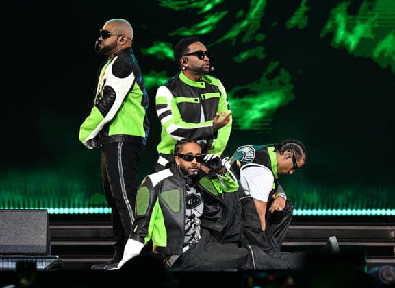 SUNRISE FL - APRIL11: Lil Fizz, J-Boog, Raz-B, and Omarion of B2K perform during Boys 4 Life Tour at The Amerant Bank Arena on April 11, 2026 in Sunrise, Florida. Copyright: xmpi04 MediaPunchx