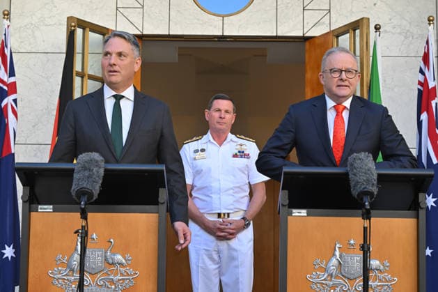 ANTHONY ALBANESE DEFENCE FORCE PRESSER, Deputy Prime Minister Richard Marles, newly appointed Chief of the Defence Force (CDF) Vice Admiral Mark Hammond and Prime Minister Anthony Albanese at a press conference at Parliament House in Canberra. Monday, April 13, 2026. ( NO ARCHIVING CANBERRA ACT AUSTRALIA  Copyright: xMICKxTSIKASx 20260413193809667896