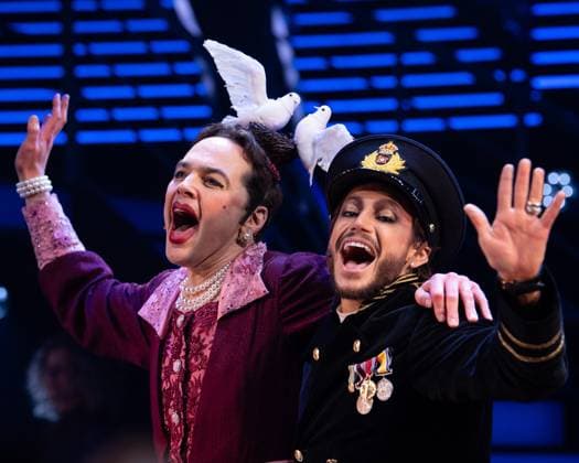 Jim Parsons, Frankie Grande on stage for TITANIQUE Opening Night on Broadway Curtain Call, St. James Theatre, New York, NY, April 12, 2026. Photo By: Simon Lindenblatt Everett Collection TITANIQUE Opening Night on Broadway Curtain Call PUBLICATIONXNOTxINxCANxCHNxFRAxITAxJPNxNORxPOLxRUSxESPxUKxUSA