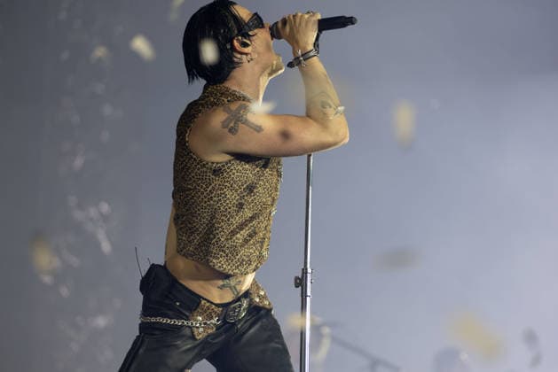 Yungblud live at M&S Bank Arena, Liverpool, UK, 12 April 2026 Yungblud live at M&S Bank Arena, Liverpool, UK, 12 April 2026, Credit:Tom Szul Avalon Liverpool, UK  Copyright: xTomxSzulx xAvalonx 1090569555