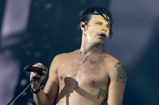 Yungblud live at M&S Bank Arena, Liverpool, UK, 12 April 2026 Yungblud live at M&S Bank Arena, Liverpool, UK, 12 April 2026, Credit:Tom Szul Avalon Liverpool, UK  Copyright: xTomxSzulx xAvalonx 1090569659