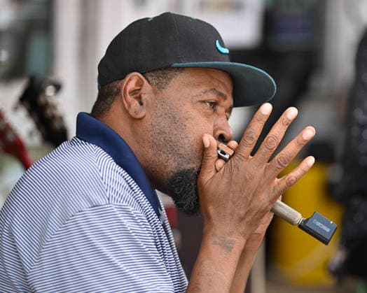 April 12, 2026, Clarksdale, Ms, United States of America: STEVE BELL during day five of the 2026 Juke Joint Festival on April 12, 2026 in Clarksdale, Mississippi. Clarksdale United States of America - ZUMAw132 20260412_zap_w132_002 Copyright: xTomxWalkox