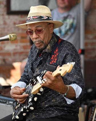 April 12, 2026, Clarksdale, Ms, United States of America: JOHN PRIMER playing a guitar given to him by Buddy Guy during day five of the 2026 Juke Joint Festival on April 12, 2026 in Clarksdale, Mississippi. Clarksdale United States of America - ZUMAw132 20260412_zap_w132_011 Copyright: xTomxWalkox