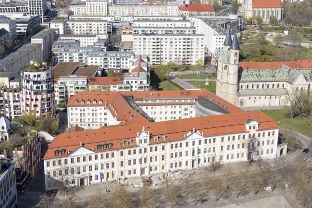 Landtag von Sachsen-Anhalt, Kloster Unser Lieben Frauen, Magdeburg, Sachsen-Anhalt, Deutschland State Parliament of Saxony-Anhalt, Unser Lieben Frauen Abbey, Magdeburg, Saxony-Anhalt, Germany Copyright: imageBROKER StephanxSchulz iblsns17320118.jpg