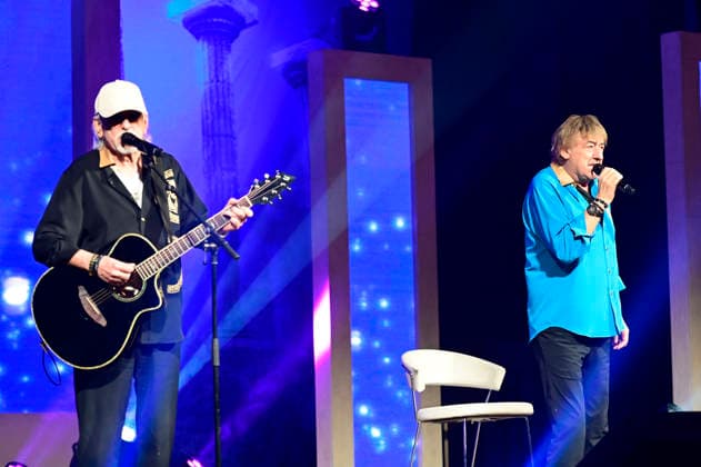 Karl Heinz Ulrich and Bernd Ulrich from Die Amigos live at a concert of the erLebe jetzt Tour at the Messe Veranstaltungshalle Löbau, 12 04 2026 Foto:xM.xWehnertx xFuturexImagex amigos_6419