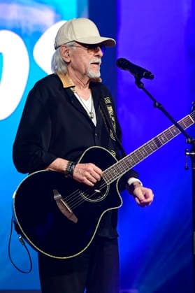Karl Heinz Ulrich from Die Amigos live at a concert of the erLebe jetzt Tour at the Messe Veranstaltungshalle Löbau, 12 04 2026 Foto:xM.xWehnertx xFuturexImagex amigos_6406