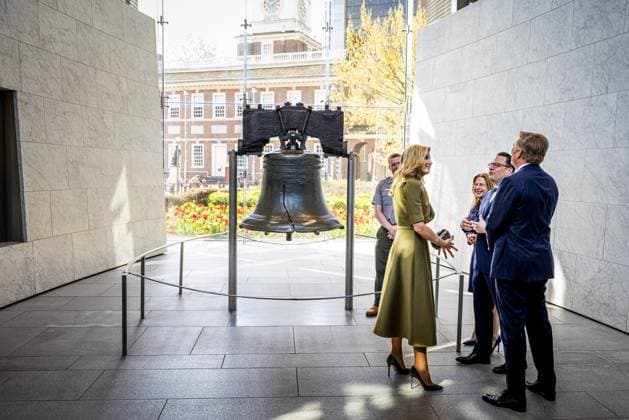 PHILADELPHIA - King Willem-Alexander and Queen Maxima were given a tour of Independence Hall, during which the 250th anniversary of the US and the Dutch role in it were commemorated. The royal couple paid a three-day working visit to Philadelphia, Washington D.C., and Miami in the United States (US). PATRICK VAN KATWIJK POOL ANP netherlands out - belgium out  Copyright: xx x555719868x originalFilename: 555719868.jpg