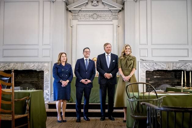 PHILADELPHIA - King Willem-Alexander and Queen Maxima were given a tour of Independence Hall, during which the 250th anniversary of the US and the Dutch role in it were commemorated. The royal couple paid a three-day working visit to Philadelphia, Washington D.C., and Miami in the United States (US). PATRICK VAN KATWIJK POOL ANP netherlands out - belgium out  Copyright: xx x555720004x originalFilename: 555720004.jpg
