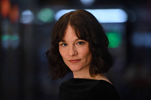 Valerie Pachner actress , single picture,cropped single motif,portrait,portrait,portrait pemiere by VIER MINUS DREI on 13 03420226 in Munich Red Carpet,Red Carpet