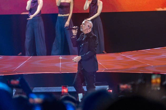 Eros Ramazzotti will thrill audiences with an energetic live performance at the Arena Leipzig on April 13, 2026 as part of his Una Storia Importante world tour, captivating them with emotional songs and an impressive stage show Eros Ramazotti Leipzig