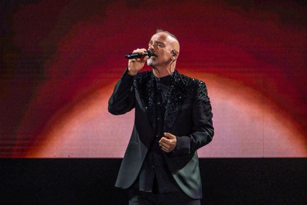 Eros Ramazzotti will thrill audiences with an energetic live performance at the Arena Leipzig on April 13, 2026 as part of his Una Storia Importante world tour, captivating them with emotional songs and an impressive stage show Eros Ramazotti Leipzig