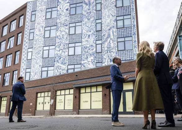 PHILADELPHIA - King Willem-Alexander and Queen Maxima visit Fishtown, a developing neighborhood where American and Dutch art and architecture are visible. The visit was part of the three-day working visit to Philadelphia, Washington D.C., and Miami in the United States (US). REMKO DE WAAL POOL ANP netherlands out - belgium out  Copyright: xx x555739855x originalFilename: 555739855.jpg