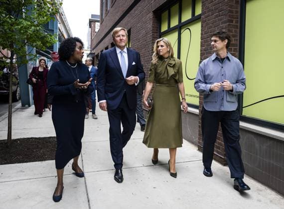 PHILADELPHIA - King Willem-Alexander and Queen Maxima visit Fishtown, a developing neighborhood where American and Dutch art and architecture are visible. The visit was part of the three-day working visit to Philadelphia, Washington D.C., and Miami in the United States (US). REMKO DE WAAL POOL ANP netherlands out - belgium out  Copyright: xx x555739886x originalFilename: 555739886.jpg