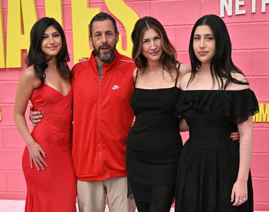 Netflix™s ˜Roommates™ Premiere Sunny Sandler, Adam Sandler, Jackie Sandler and Sadie Sandler arriving to Netflix™s Roommates premiere held at the Egyptian Theatre on April 13, 2026 in Hollywood, CA. Hollywood Egyptian Theatre California USA Copyright: xStarbuck xAFF-USA.COMx