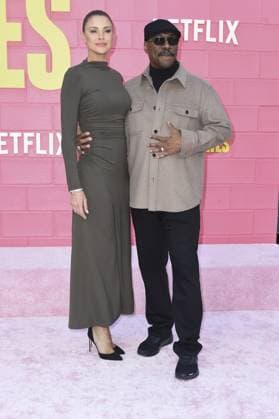 Paige Butcher, Eddie Murphy at arrivals for ROOMMATES Premiere, The Egyptian Theatre Hollywood, Los Angeles, CA, April 13, 2026. Photo By: Elizabeth Goodenough Everett Collection ROOMMATES Premiere PUBLICATIONXNOTxINxCANxCHNxFRAxITAxJPNxNORxPOLxRUSxESPxUKxUSA