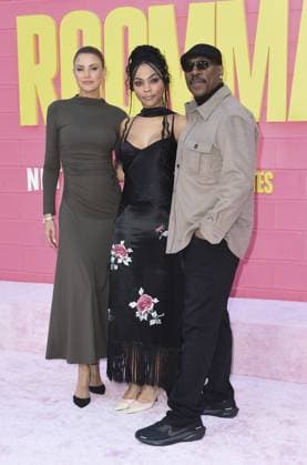 Paige Butcher, Bella Murphy, Eddie Murphy at arrivals for ROOMMATES Premiere, The Egyptian Theatre Hollywood, Los Angeles, CA, April 13, 2026. Photo By: Elizabeth Goodenough Everett Collection ROOMMATES Premiere PUBLICATIONXNOTxINxCANxCHNxFRAxITAxJPNxNORxPOLxRUSxESPxUKxUSA