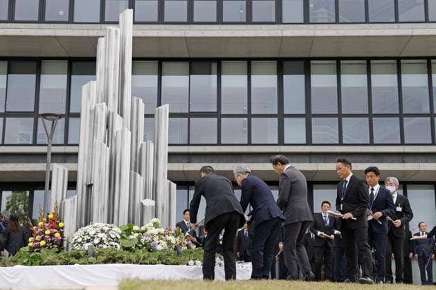 10th anniversary of Kumamoto quakes People lay flowers at a memorial park in Mashiki, Kumamoto Prefecture, on April 14, 2026, the 10th anniversary of the first in a pair of massive earthquakes in April 2016. A total of 278 people were killed in the southwestern Japan prefectures of Kumamoto and Oita in the quakes on April 14 and 16, 2016.  A14AA0005457681P