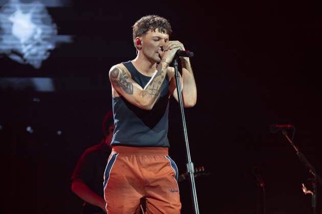 Louis Tomlinson performs The singer Louis Tomlinson performs during his performance at the Movistar Arena on April 13, 2026, in Madrid, Spain Featuring: The singer Louis Tomlinson performs during his performance at the Movistar Arena on April 13, 2026, in Madrid, Spain Where: Madrid, Spain When: 13 Apr 2026 Credit: Oscar Gonzalez WENN Madrid Spain Copyright: xOscarxGonzalez WENNx wenn41240585 OFA ZOJx wenn41240585