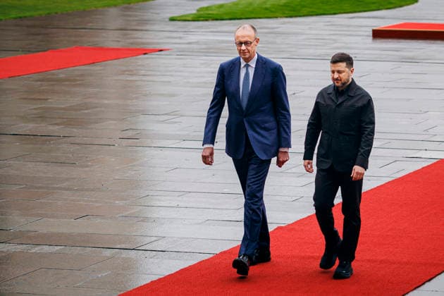 Friedrich Merz (CDU), Bundeskanzler, empfaengt Volodymyr Zelensky, Praesident der Ukrainein im Bundeskanzleramt im Rahmen der Deutsch-Ukrainischen Regierungskonsultationen in Berlin, 14.04.2026. Berlin Deutschland *** Friedrich Merz CDU , Federal Chancellor, receives Volodymyr Zelensky, President of Ukraine, at the Federal Chancellery during the German-Ukrainian government consultations in Berlin, 14 04 2026 Berlin Germany Copyright: xFelixxZahnx