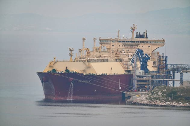 US LNG unloaded at Revithoussa terminal near Athens The LNG tanker SK AUDACE unloads liquefied natural gas from the Lake Charles LNG terminal in USA at the Revithoussa terminal near Athens. With the conflict in Iran causing severe disruptions to global gas supplies, US LNG deliveries to Europe have become significant. Megara Greece Copyright: xNicolasxKoutsokostasxNicolasxKoutsokostasx DSC_202604140012