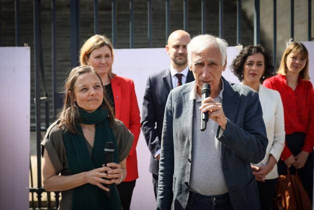 REMOVAL OF PORTRAITS OF CECILE KOHLER AND JACQUES PARIS ASSEMBLEE NATIONALE Thomas Padilla MAXPPP Paris FRANCE 14 04 2026 CEREMONIE DE DECROCHAGE DES DEUX EX OTAGES EN IRAN, CECILE KOHLER ET JACQUES PARIS SUR LES GRILLES DE LASSEMBLEE NATIONALE Ceremony for the removal of the two former hostages in Iran, Cecile Kohler and Jacques Paris on the gates of the National Assembly in Paris on April 14, 2026 Paris FRANCE  Copyright: xMAXPPPxThomasxPadillax TPA260414020 TPA260414020