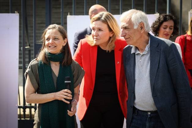 REMOVAL OF PORTRAITS OF CECILE KOHLER AND JACQUES PARIS ASSEMBLEE NATIONALE Thomas Padilla MAXPPP Paris FRANCE 14 04 2026 CEREMONY FOR THE REMOVAL OF THE TWO FORMER HOSTAGES IN IRAN, CECILE KOHLER AND JACQUES PARIS ON THE GATES OF THE NATIONAL ASSEMBLY IN PRESENCE OF THE PRESIDENT OF THE NATIONAL ASSEMBLY, YAEL BRAUN PIVET Ceremony for the removal of the two former hostages in Iran, Cecile Kohler and Jacques Paris on the gates of the National Assembly in Paris on April 14, 2026 Paris FRANCE  Copyright: xMAXPPPxThomasxPadillax TPA260414034 TPA260414034