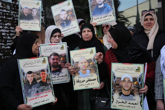 Families of Palestinian prisoners participate in a protest in Nablus, demanding the release of their relatives from Israeli jails. Families of Palestinian prisoners participate in a protest in Nablus, demanding the release of their relatives from Israeli jails. They reject proposed laws concerning the death penalty for Palestinian prisoners in Israeli jails. Nablus, West Bank, April 14, 2026. Photo by Mohammed Nasser apaimages Nablus West Bank Palestinian Territory 140426_Nablus_MN_00(5) Copyright: xapaimagesxMohammedxNasserx xapaimagesx