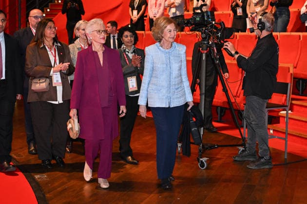 Royals At 37th Global Conference of Alzheimer Disease International - Lyon Princess Muna Al Hussein, Queen Sofía of Spain attending the 37th Global Conference of Alzheimer’s Disease International (ADI) in Lyon, France on April 14, 2026. Photo by Julien Reynaud APS-Medias ABACAPRESS.COM Lyon France  Copyright: xReynaudxJulien APS-Medias ABACAx