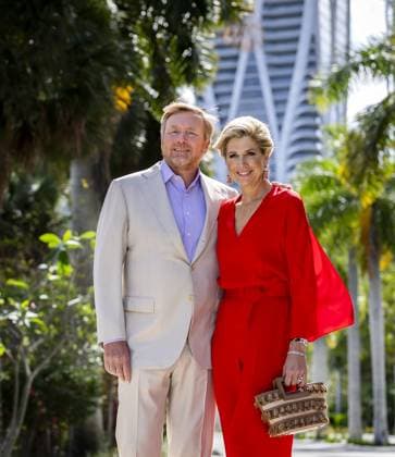MIAMI - King Willem-Alexander and Queen Maxima pose for a photo at the PÃ rez Art Museum. The visit was part of a three-day working visit to Philadelphia, Washington D.C., and Miami in the United States (US). REMKO DE WAAL ANP netherlands out - belgium out  Copyright: xx x555806609x originalFilename: 555806609.jpg