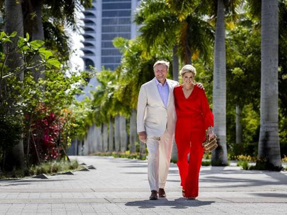 MIAMI - King Willem-Alexander and Queen Maxima pose for a photo at the PÃ rez Art Museum. The visit was part of a three-day working visit to Philadelphia, Washington D.C., and Miami in the United States (US). REMKO DE WAAL ANP netherlands out - belgium out  Copyright: xx x555806633x originalFilename: 555806633.jpg