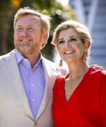 MIAMI - King Willem-Alexander and Queen Maxima pose for a photo at the PÃ rez Art Museum. The visit was part of a three-day working visit to Philadelphia, Washington D.C., and Miami in the United States (US). REMKO DE WAAL ANP netherlands out - belgium out  Copyright: xx x555813112x originalFilename: 555813112.jpg